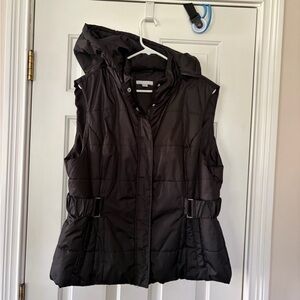 Women's New York & Company Black zipper Hooded Puffer Vest